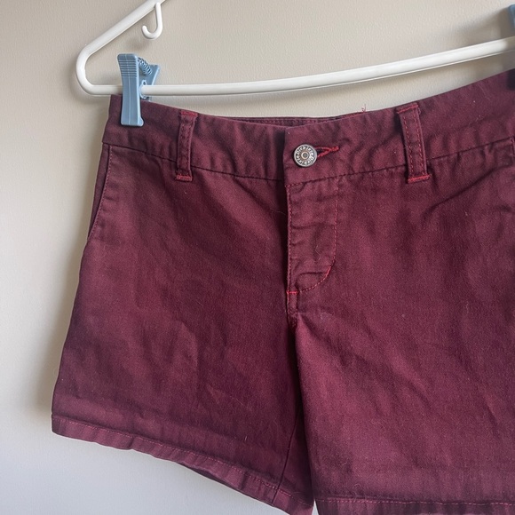 💙BOGO💙 Dickies Women's Dark Red Shorts Size 3 - Picture 2 of 5
